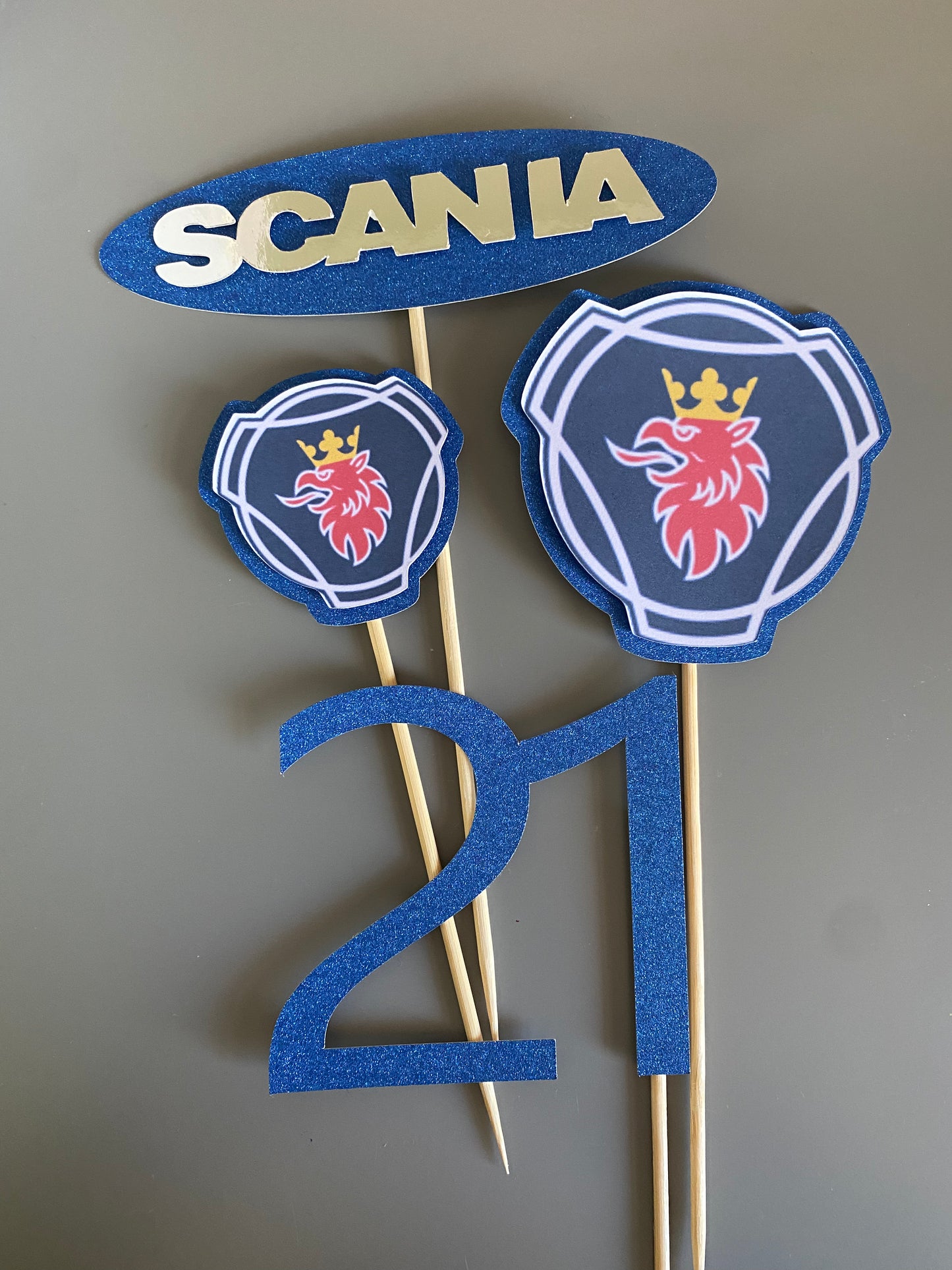 Scania cake topper